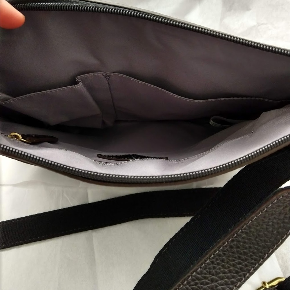 Fossil Tessa Black Leather Crossbody. - Picture 4 of 7